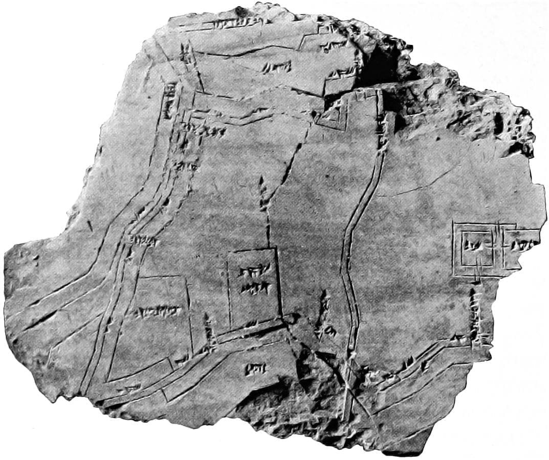 Clay tablet with map of the Babylonian city of Nippur (c. 1400 BC). Photo: Hermann Vollrat Hilprecht, Wikimedia Commons