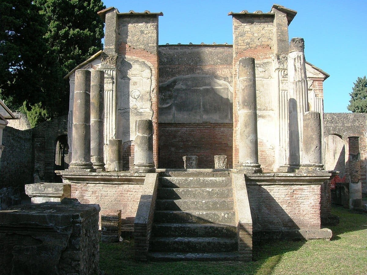 The Temple of Isis in Pompeii. Photo: Wikimedia Commons