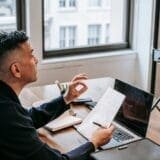 An image of a person doing 60-sec digital hustles like a short blog description.