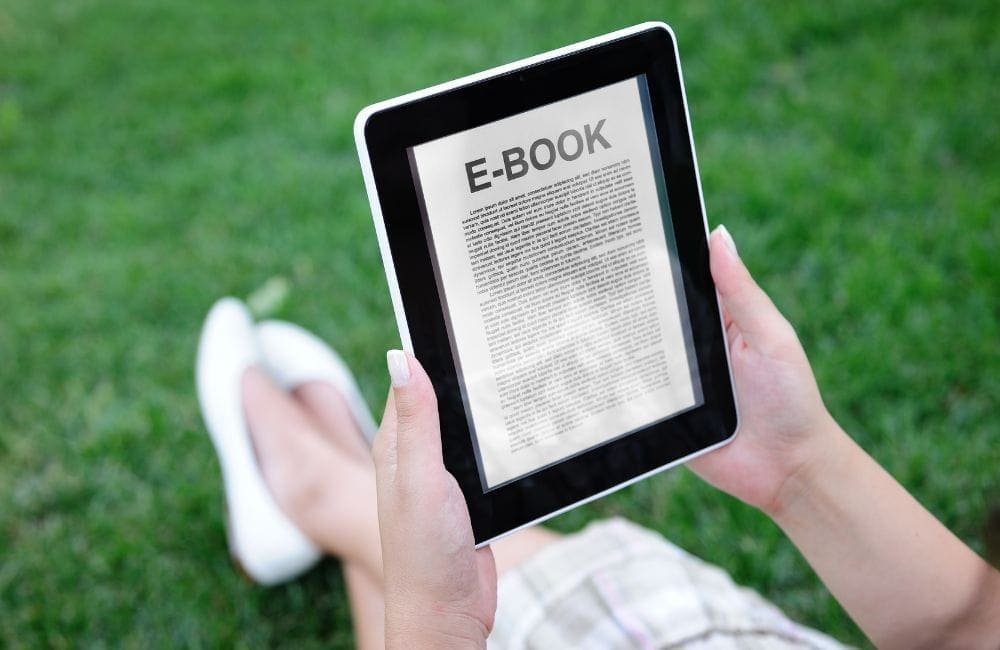 Digital Products That Sell on ClickBank: eBooks and Digital Courses