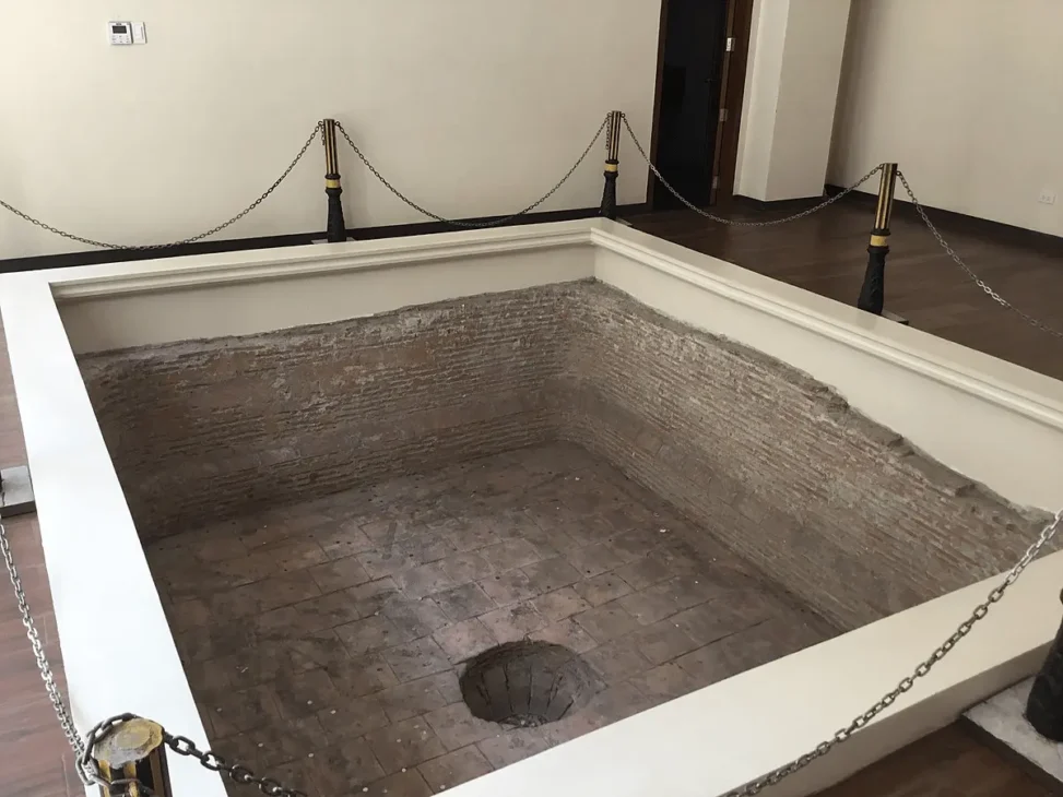 Interior of Casa Misión, showing one of its original old foundations. Photo: Wikimedia Commons