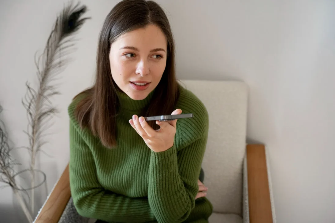 Voice note journaling using smartphone for self-reflection